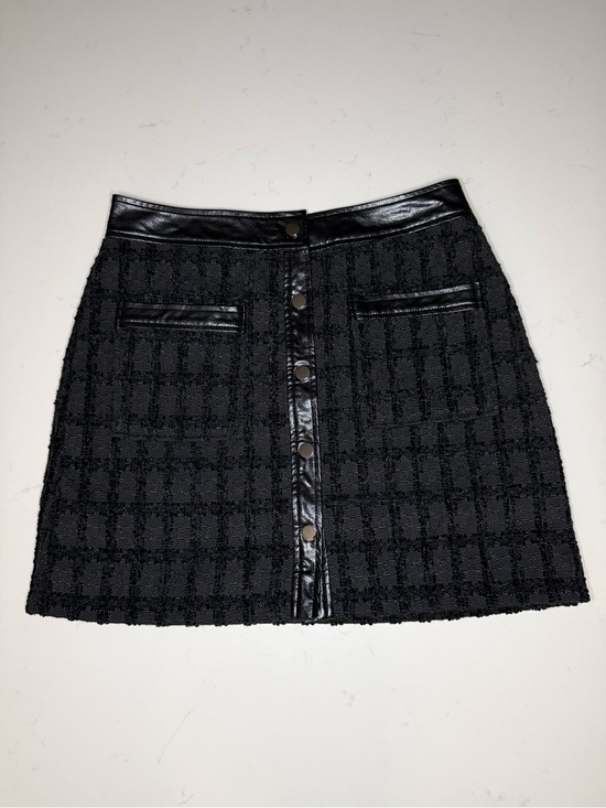 En Saison Dresses & Skirts - Y2K En Saison Black Mini Skirt with Faux Leather Trim
